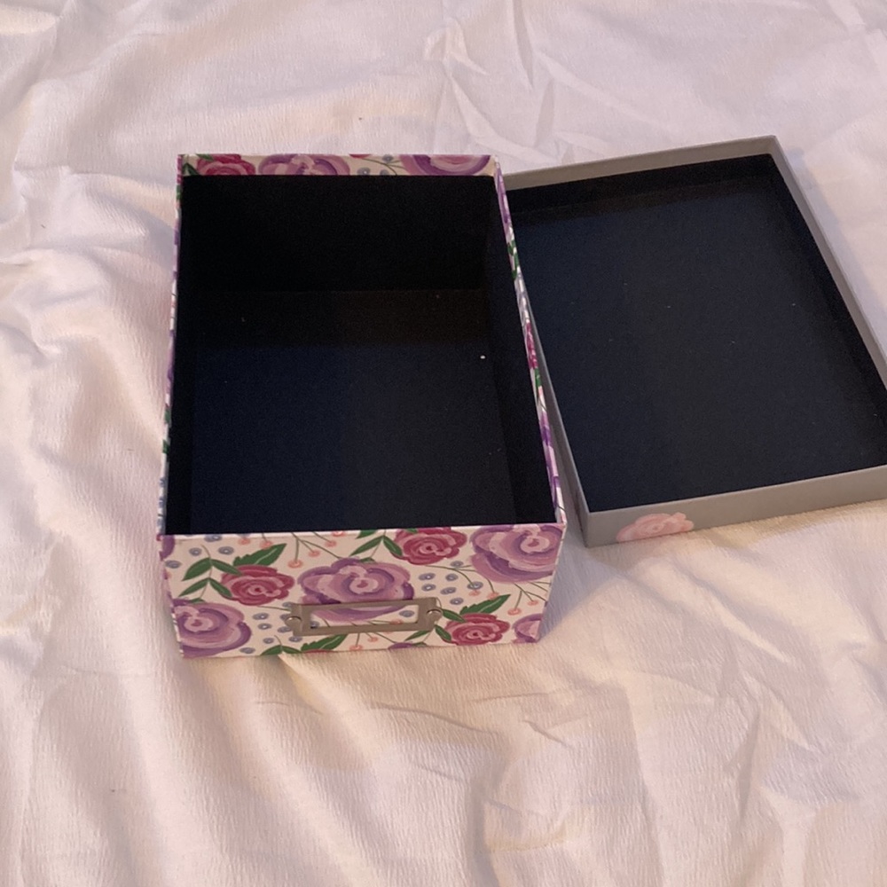Floral Box - Picture 2 of 2